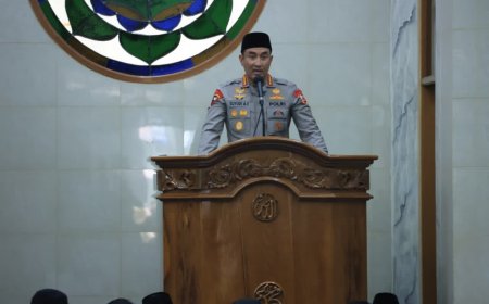 Kapolri Ajak Jamaah Masjid Al-Ikhlas Mabes Polri Jaga Kerendahan Hati dan Perkuat Akhlak