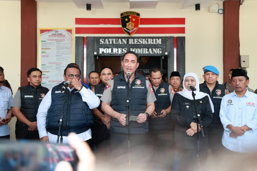 Kawal Hak Pekerja, Kapolri Resmikan Desk Ketenagakerjaan Polri Tingkat Polres di JombangKawal Hak Pekerja, Kapolri Resmikan Desk Ketenagakerjaan Polri Tingkat Polres di Jombang